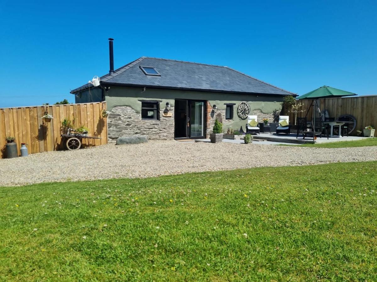 Byre Cottages & Log Cabin Cardigan Exterior photo