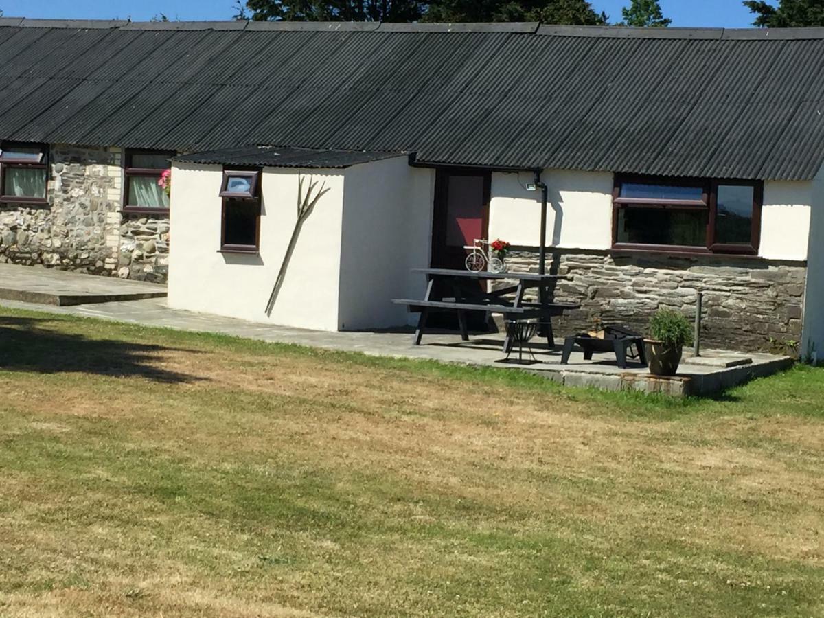 Byre Cottages & Log Cabin Cardigan Exterior photo